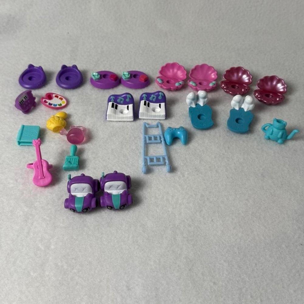 Gabby's‎ Dollhouse Mini Accessories Lot Furniture Toys Cars Music Bathroom